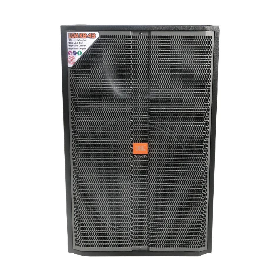 Loa k&eacute;o JBL-KB43 l&agrave; một sản phẩm mạnh mẽ với c&ocirc;ng suất l&ecirc;n tới 800W, mang đến &acirc;m thanh r&otilde; r&agrave;ng v&agrave; mạnh mẽ cho c&aacute;c buổi tiệc, sự kiện hoặc c&aacute;c hoạt động ngo&agrave;i trời. Với bass loa k&eacute;o di động c&oacute; k&iacute;ch thước l&ecirc;n đến 45 cm, loa KB43 đảm bảo sự thăng hoa v&agrave; đầy sức sống cho &acirc;m nhạc.
