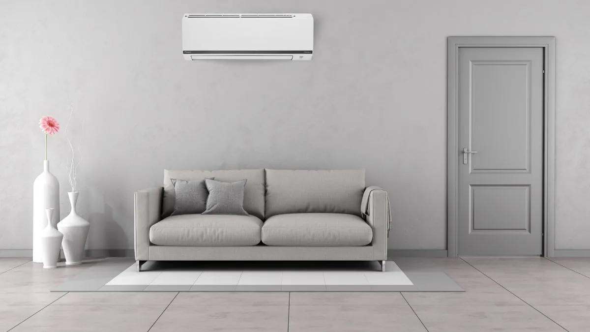 M&aacute;y lạnh Daikin FTKB50WAVMV t&iacute;ch hợp c&ocirc;ng nghệ Inverter gi&uacute;p điều chỉnh c&ocirc;ng suất hoạt động của m&aacute;y một c&aacute;ch th&ocirc;ng minh, gi&uacute;p tiết kiệm năng lượng điện. Với phin lọc Enzyme Blue v&agrave; phin lọc bụi mịn PM2.5, m&aacute;y lạnh n&agrave;y c&oacute; khả năng loại bỏ hiệu quả c&aacute;c t&aacute;c nh&acirc;n g&acirc;y m&ugrave;i, chất g&acirc;y dị ứng, nấm mốc, vi khuẩn v&agrave; virus, tạo ra kh&ocirc;ng kh&iacute; trong l&agrave;nh v&agrave; sạch sẽ.