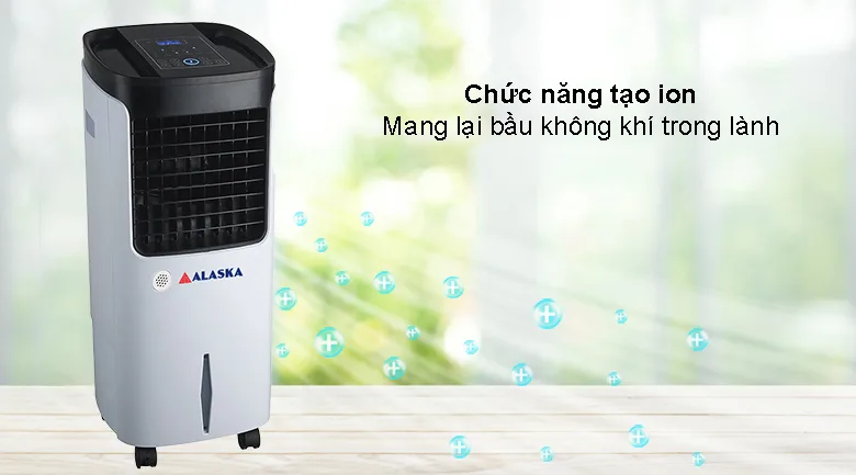 Quạt hơi nước Alaska 20L A800 l&agrave; một thiết bị h&agrave;ng đầu để l&agrave;m m&aacute;t kh&ocirc;ng gian trong m&ugrave;a h&egrave; n&oacute;ng bức. Với dung t&iacute;ch chứa nước l&ecirc;n tới 20 l&iacute;t, quạt n&agrave;y cung cấp khả năng l&agrave;m m&aacute;t v&agrave; cung cấp kh&ocirc;ng kh&iacute; tươi m&aacute;t trong một khoảng thời gian d&agrave;i, gi&uacute;p bạn tận hưởng một m&ocirc;i trường sống thoải m&aacute;i v&agrave; m&aacute;t mẻ.