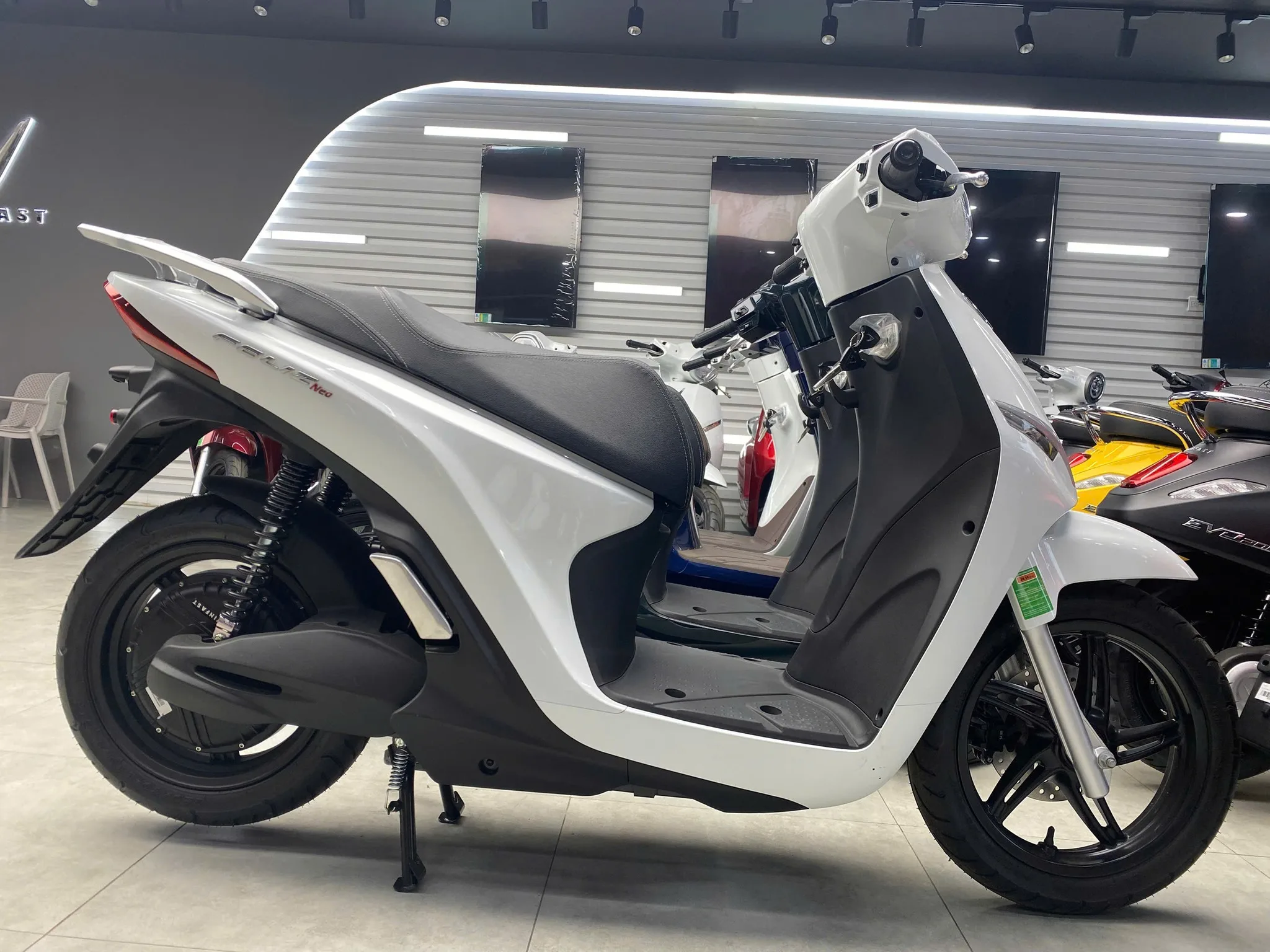 XE M&Aacute;Y ĐIỆN VINFAST FELIZ NEO &ndash; LỰA CHỌN TIẾT KIỆM V&Agrave; HIỆN ĐẠI TẠI ĐIỆN M&Aacute;Y TRẢ G&Oacute;P L&Ecirc; TRIỀU